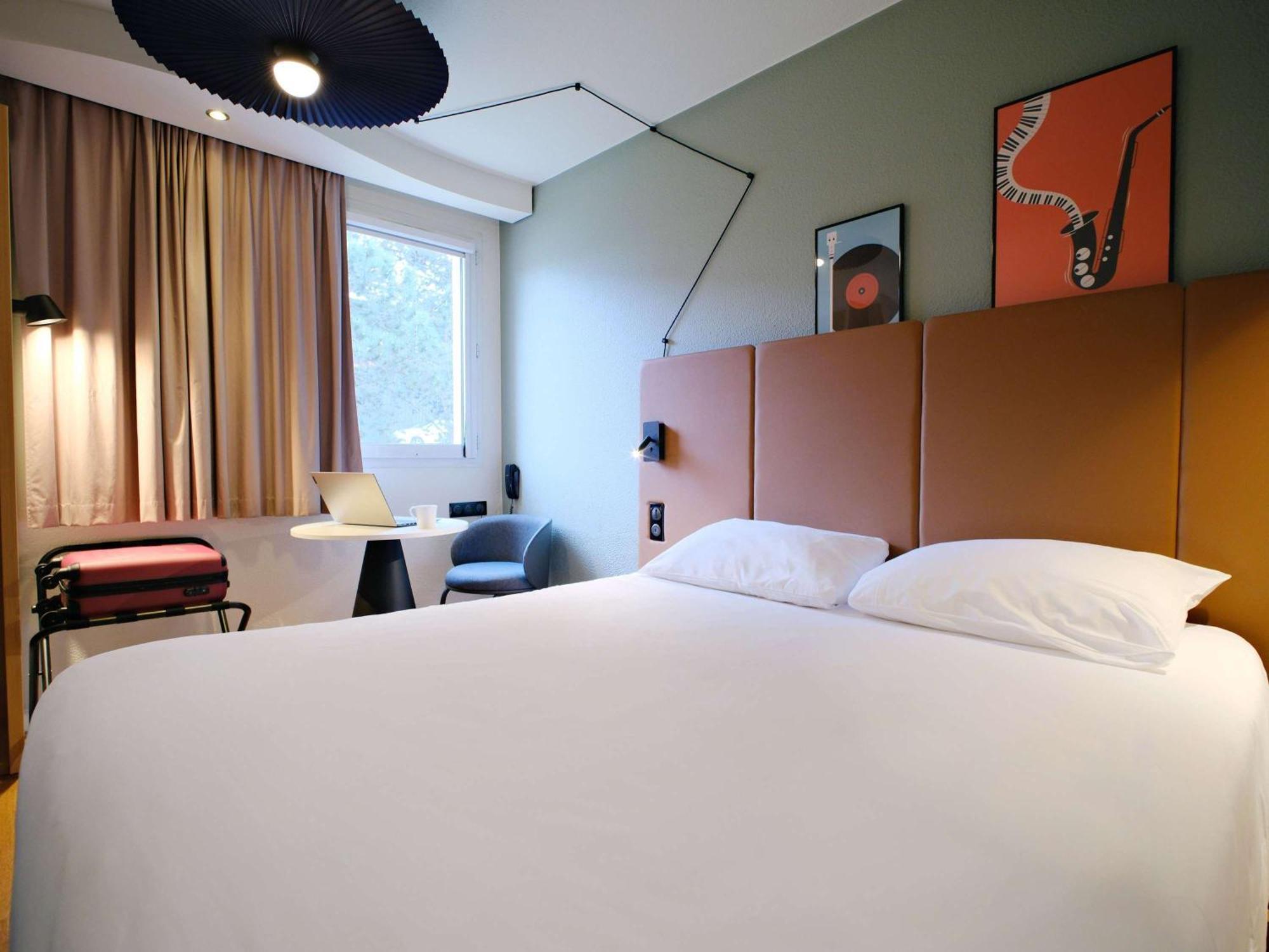 Ibis Avranches Baie Du Mont-Saint-Michel Hotel Exterior photo